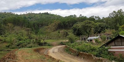 Roadside eating place on the main street in Moreh