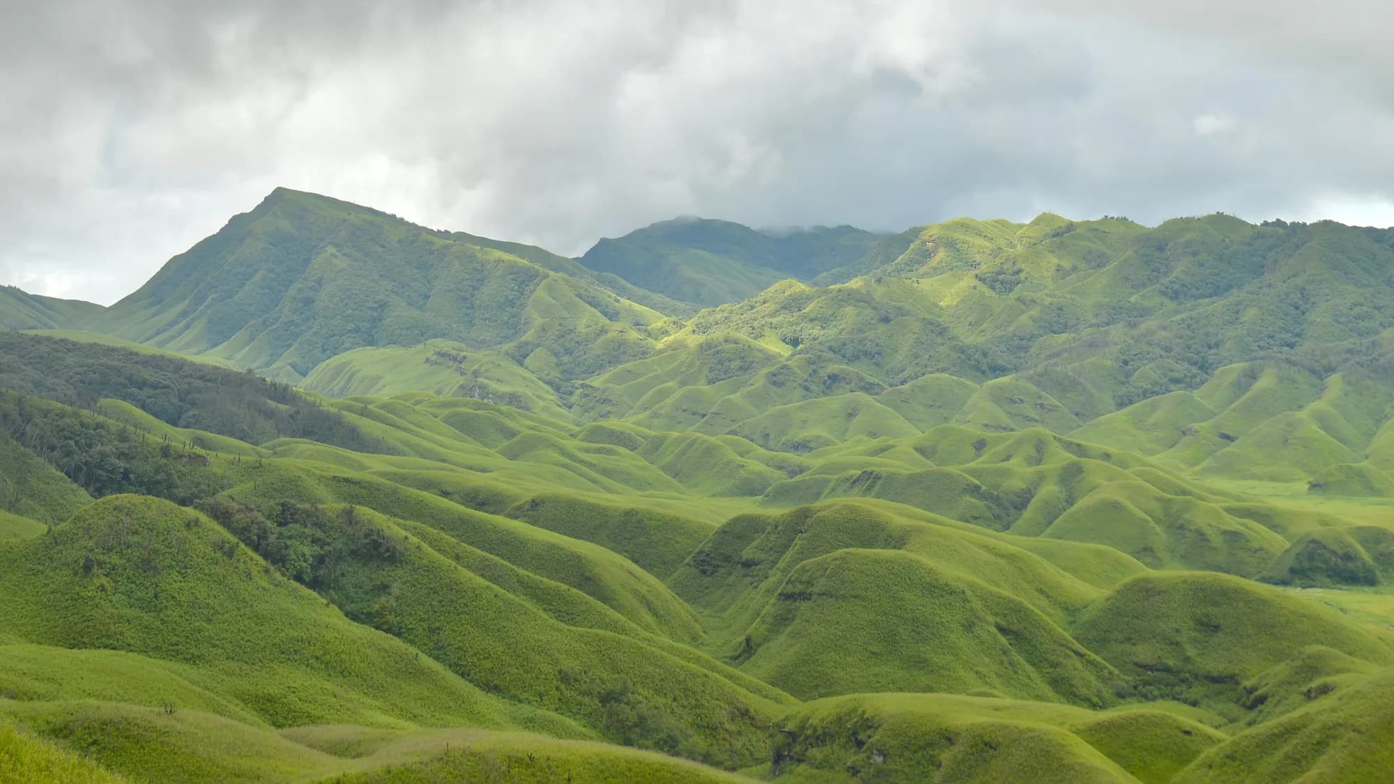 High ridges and scattered houses at Parbung, Pherzawl district